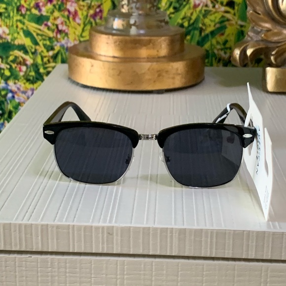 American eagle Sunglasses - Picture 5 of 13